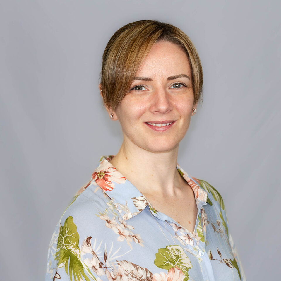 Carly Pealing Headshot Click Consult